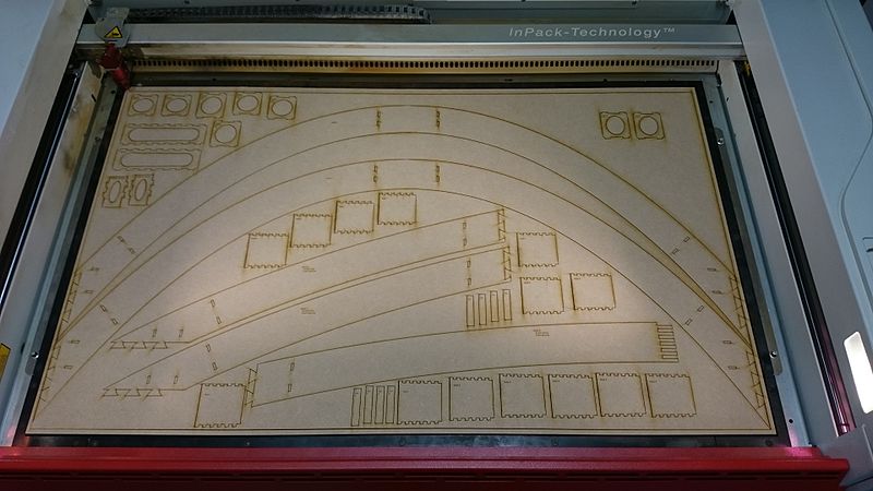 Fichier:Decoupe laser arche.jpg