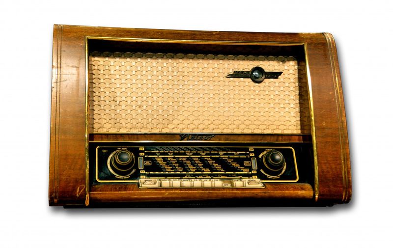 Fichier:Radio tubes radio receiver.jpeg