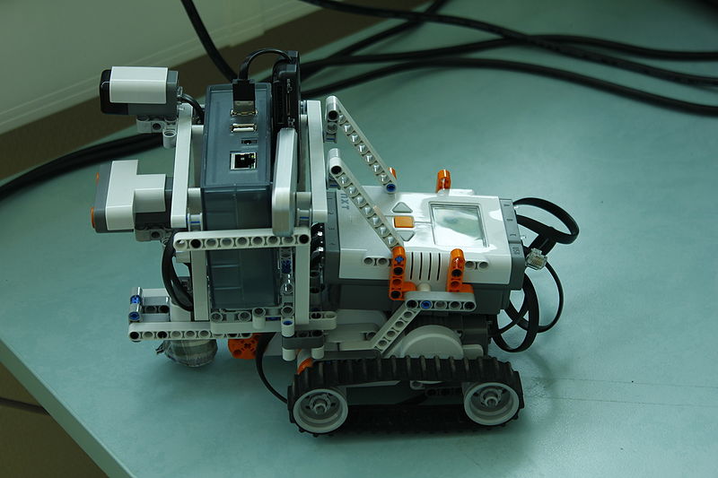 Fichier:RobotMindStorm.jpg